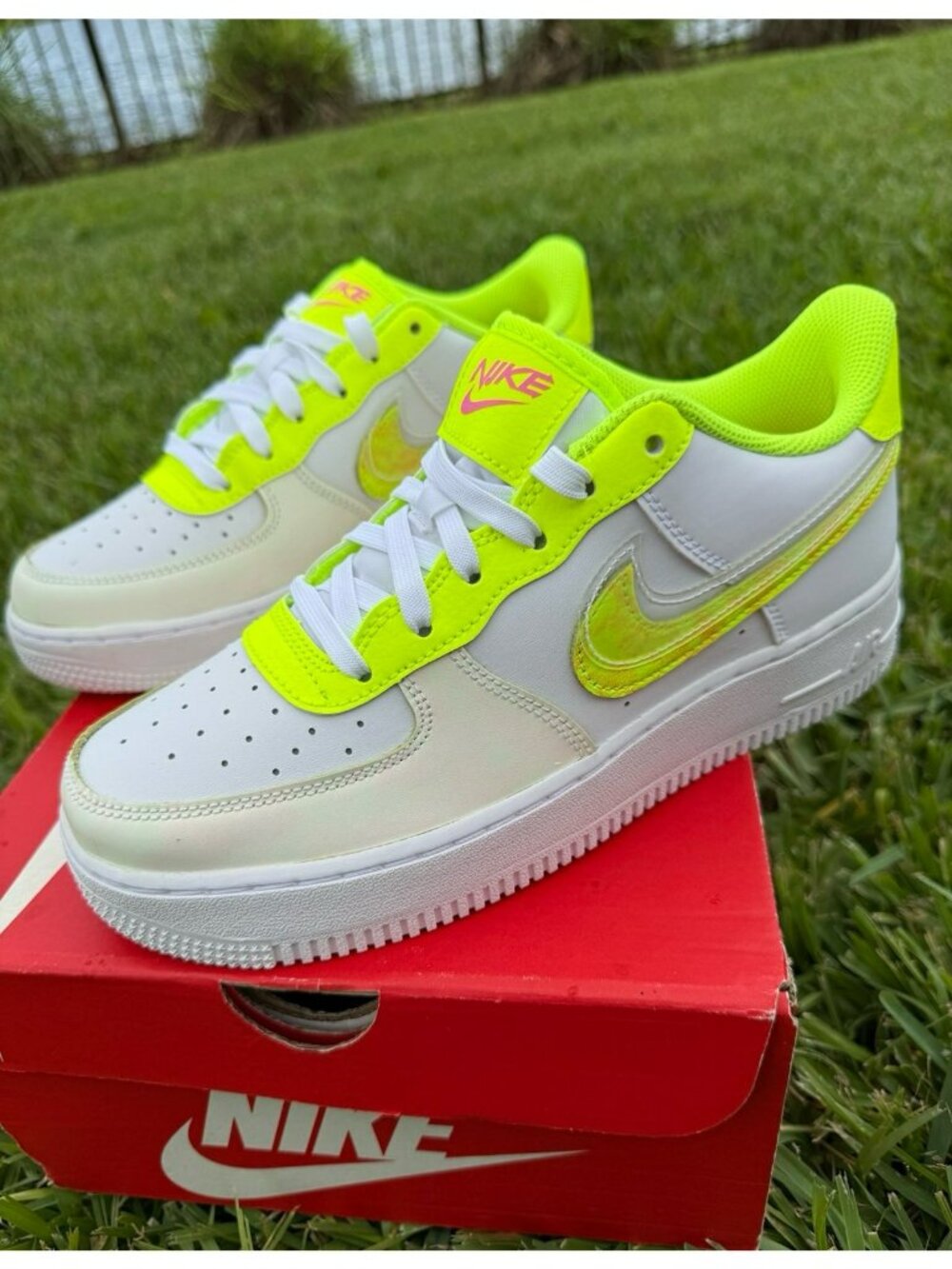 6.5Y | 8 WOMEN'S NIKE AIR FORCE ONE AF1 LOW WHITE VOLT DV1680-100 SNEAKERS
